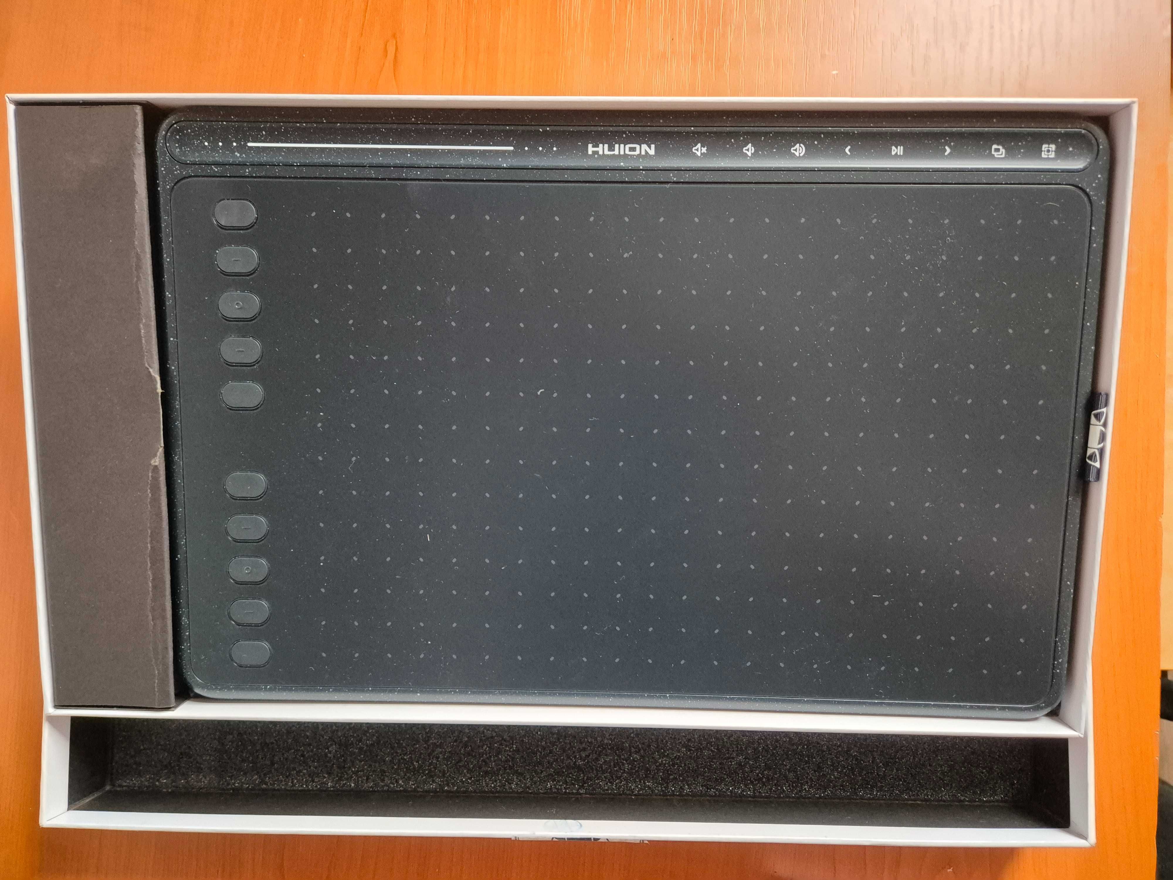 Tabletă grafică Huion HS611