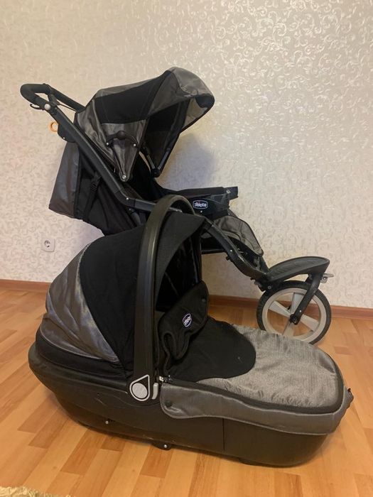 Продам коляску с люлькой-переноской