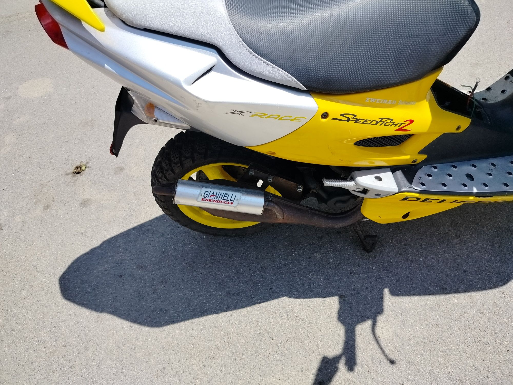 Peugeot Speedfight2 на части