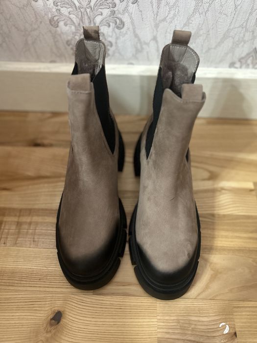 Продам челси зимние из нубука новые