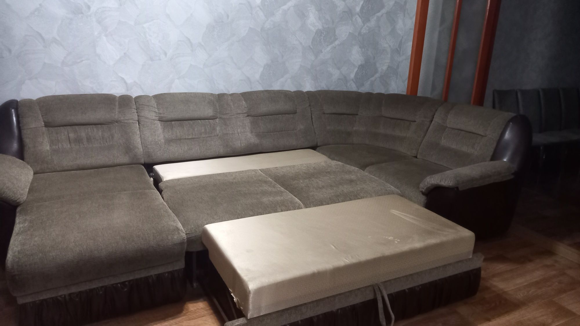 Продам диван угловой