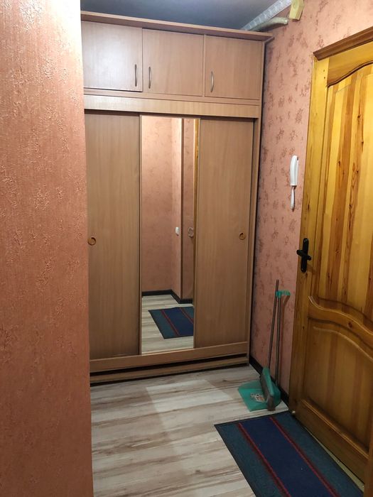 сдам 1 комнатную  квартиру в центре