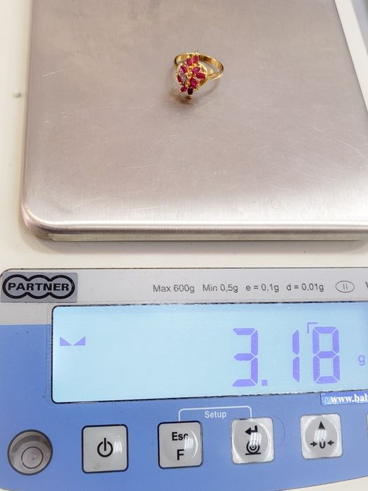 Inel din aur de 18K cu rubine naturale și diamante – mărimea 52/12