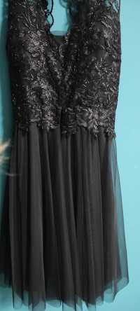 Черна официална рокля с дантела и тюл