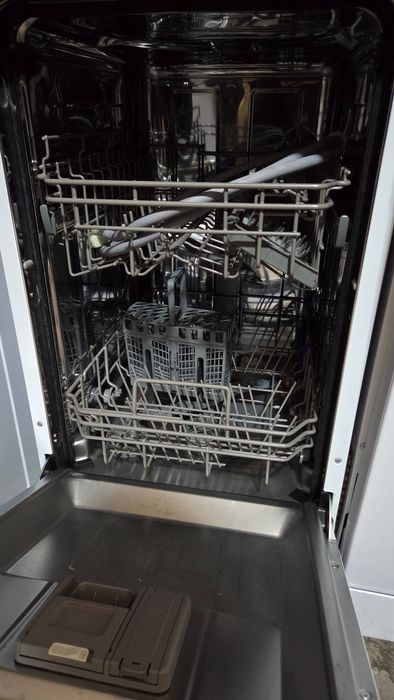 Съдомиялната машина Logik ldw45w23