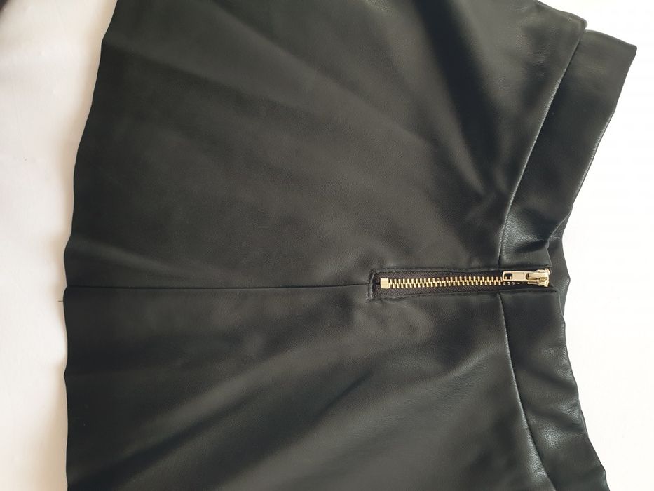 Кожена пола за момиченце