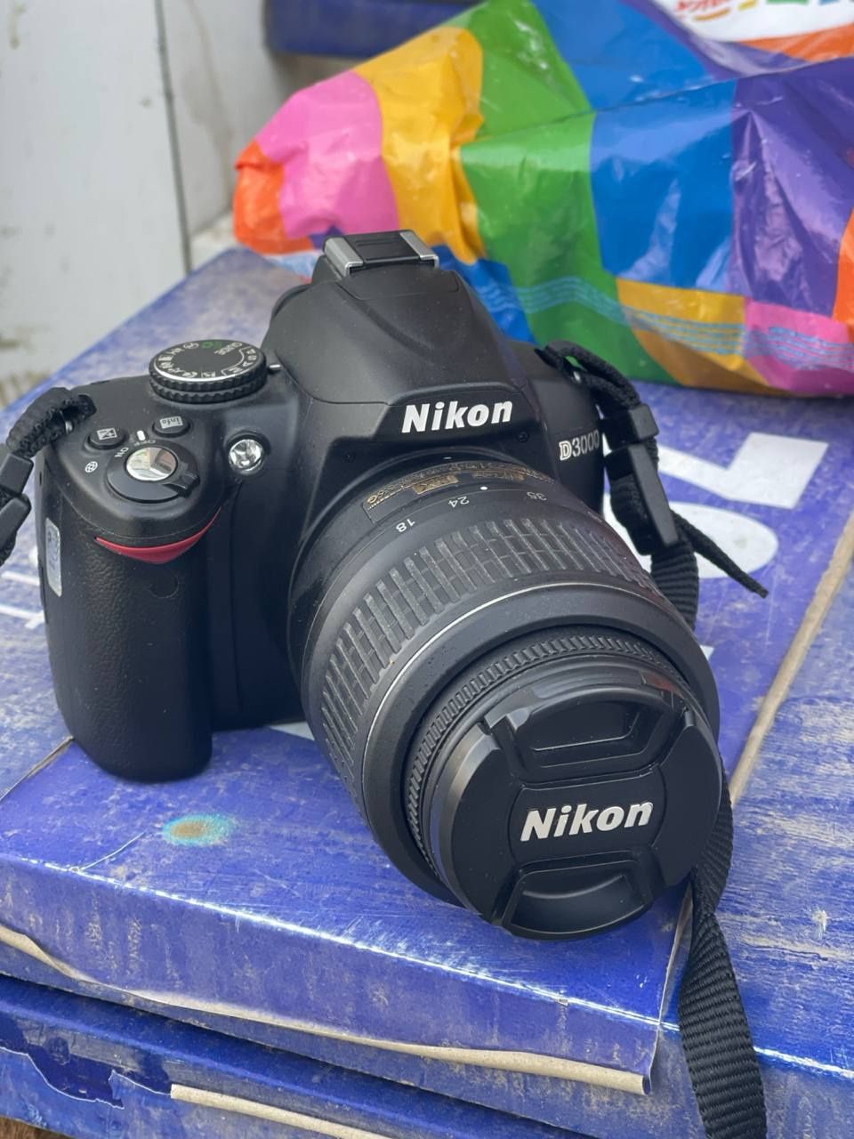 Nikon D 3000 ...