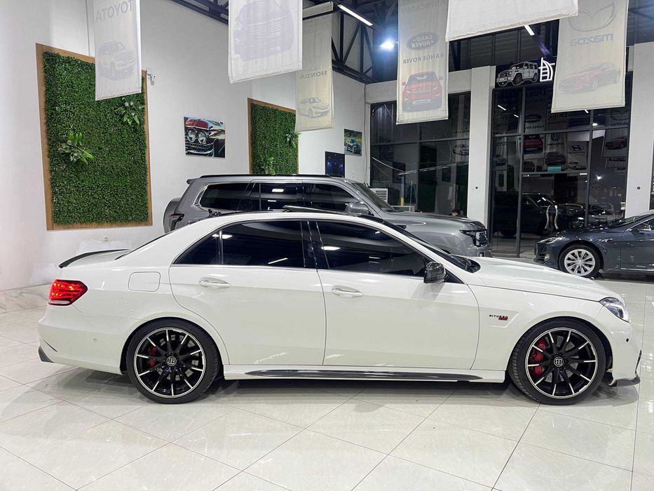 Mercerdes Benz W212 6.3 AMG