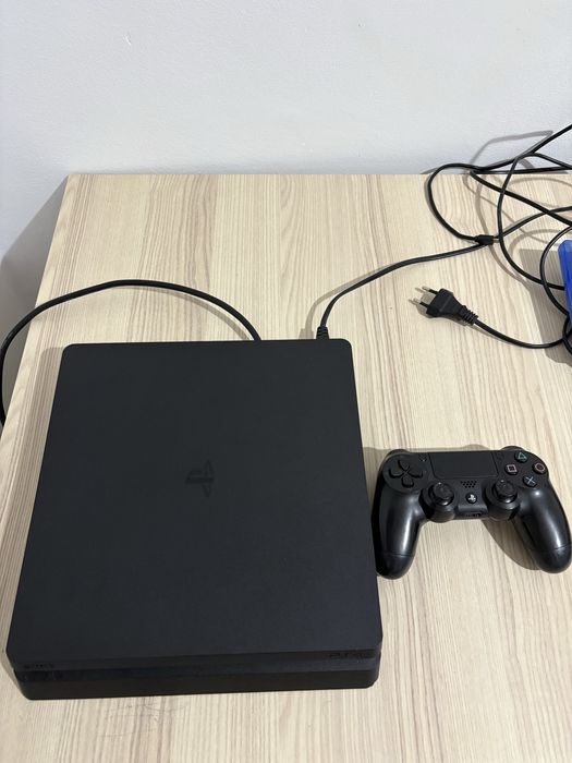 Playstation 4 slim