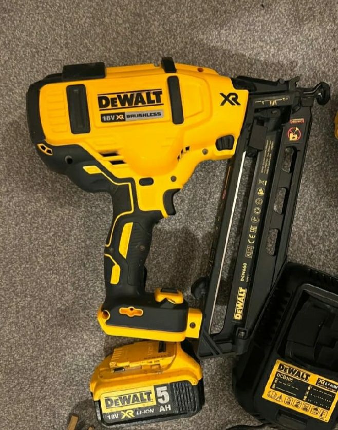 Dewalt 18v xr пистолети за дърво пирони и игли