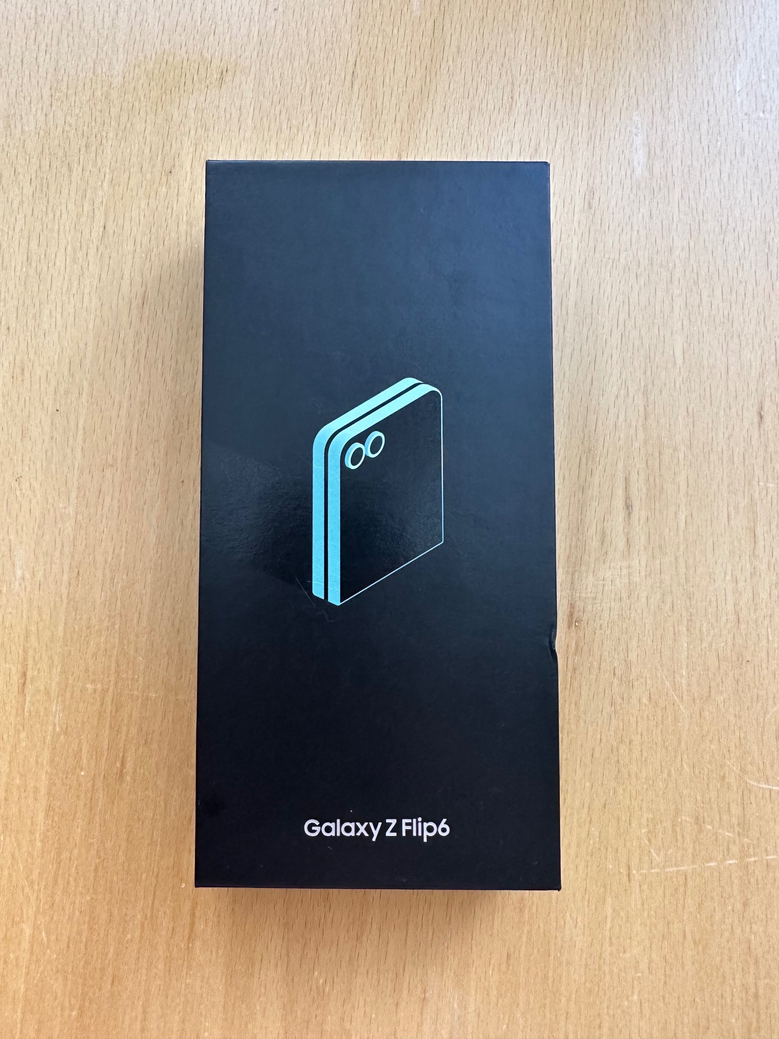 Samsung Galaxy Z Flip 6 + подарък оригинален калъф