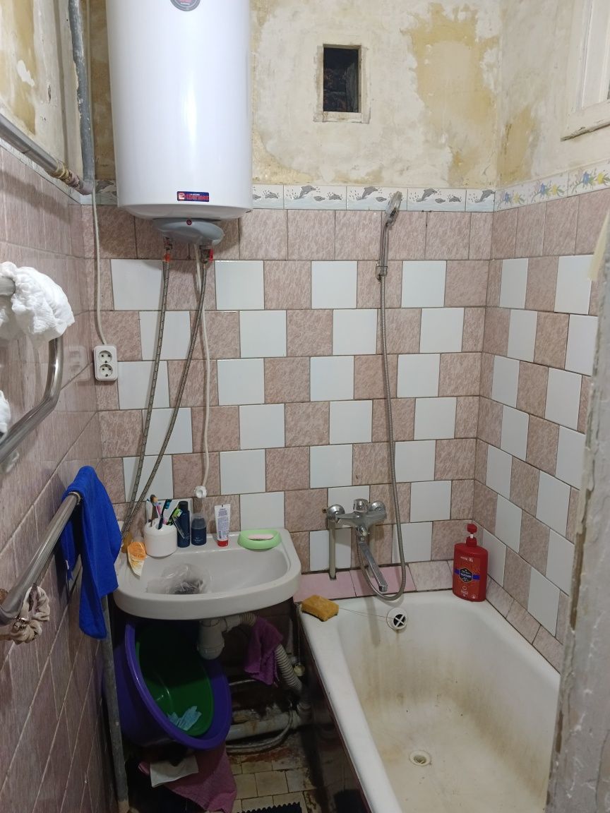 Продам 3 х комн квар. 5-20, 1 этаж.
