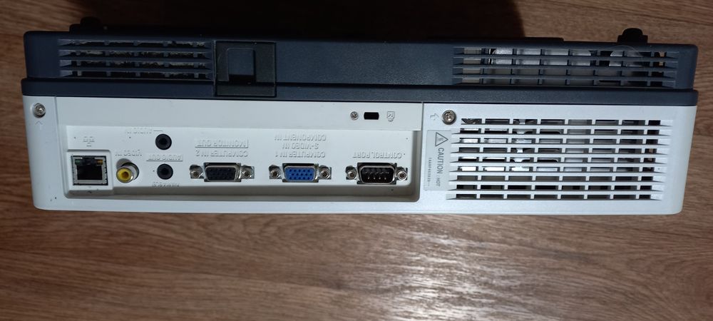 Продам проэктор SANYO  Б/у