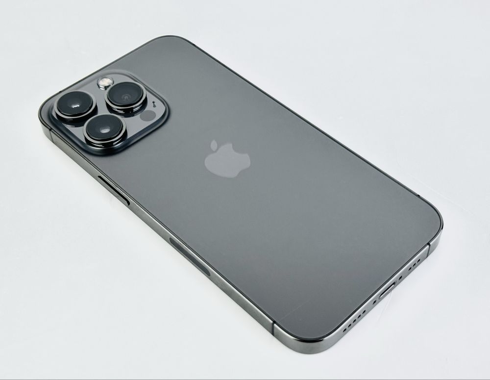Apple iPhone 13 Pro 256GB Graphite Отличен!