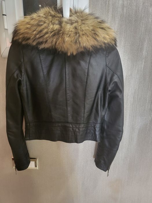 Кожено яке-с откачаща се яка