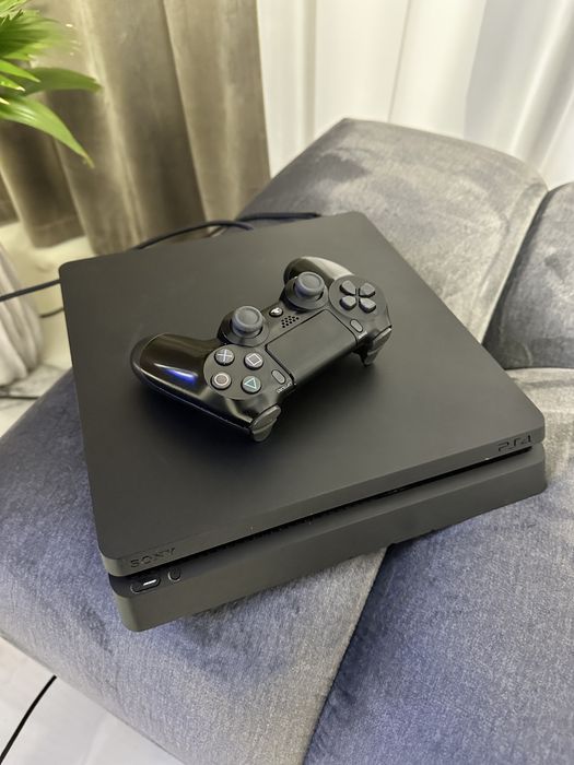 Vând PS 4 Slim 500GB