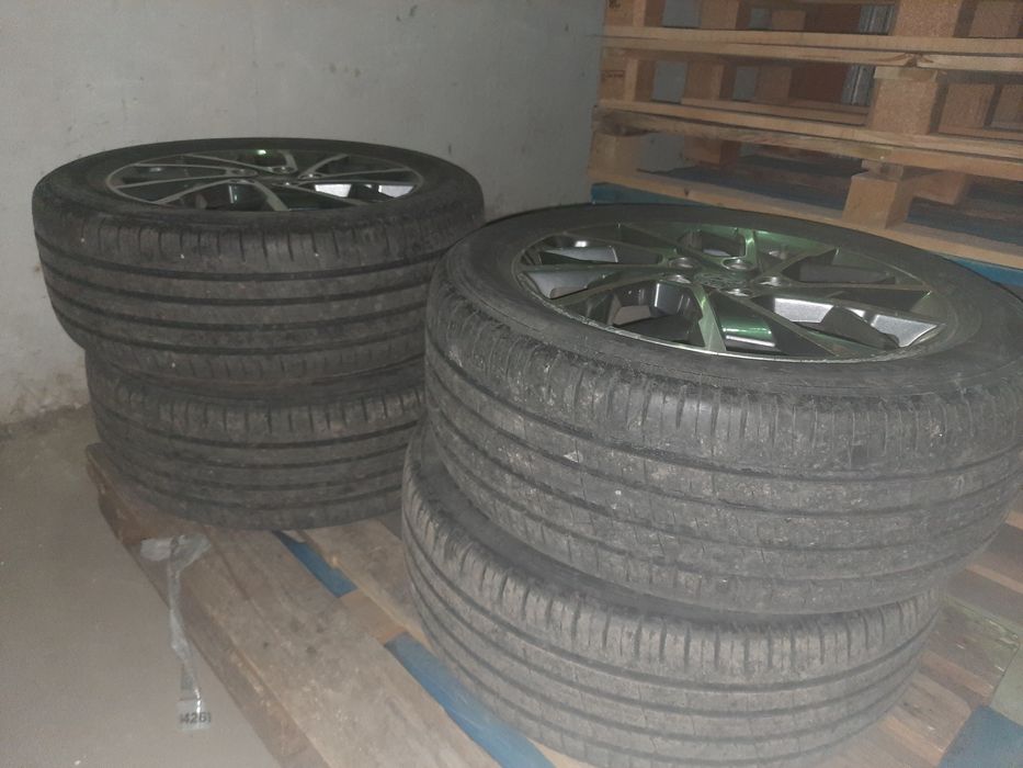 Шины автомобиля, титан диски