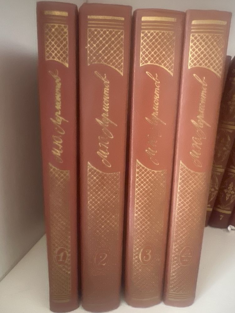 Продам коллекции книг в отличном состоянии