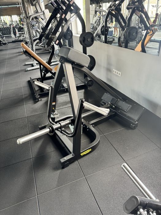 Technogym Pure Strength T Bar spate ramat nou
