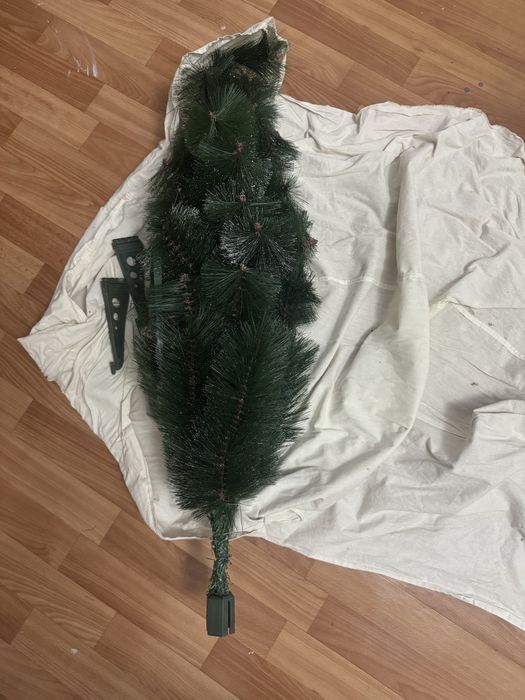 Елка маленькая все целое