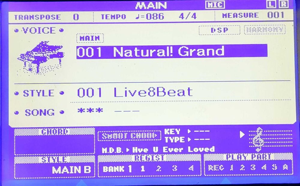 ПРОДАВАМ дигитално пиано YAMAHA DGX-660, заедно с табуретка ROLAND