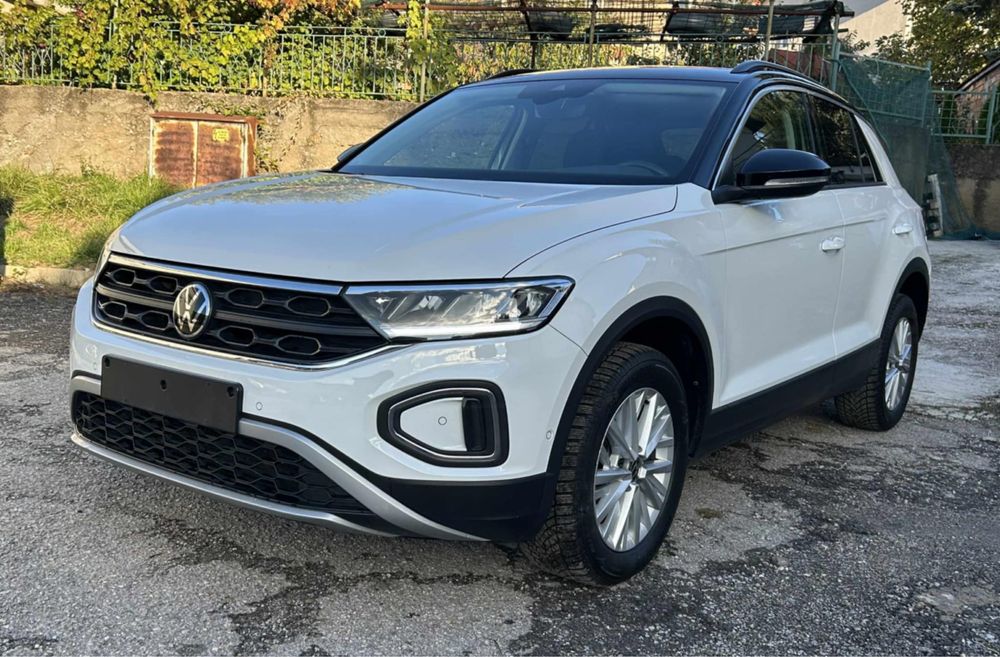 Продава се Vw T-Roc 2023г 63022км euro 6/ Top/ face
