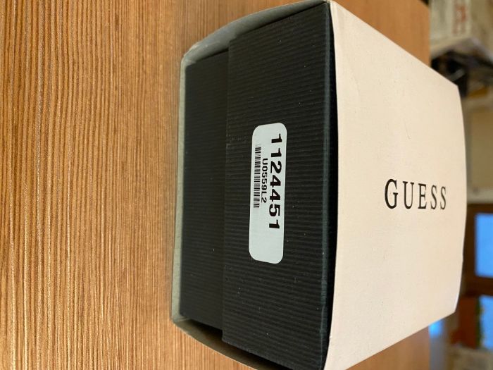 Ceas de dama, marca Guess original, nou, cumparat din Canada.