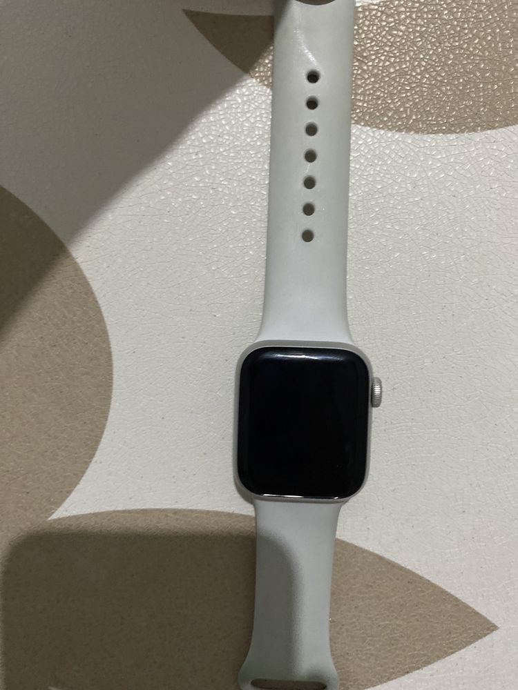 Apple Watch 4 часы