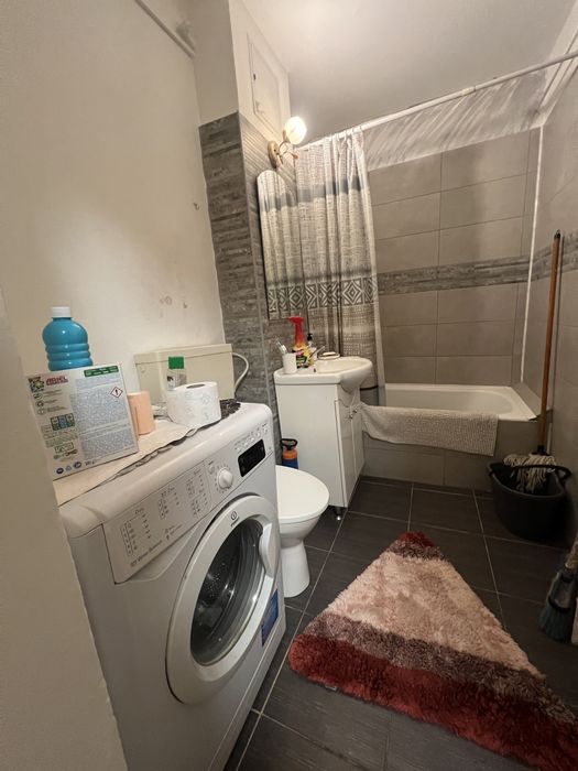 Inchiriez garsoniera 40 mp in cartierul rovine