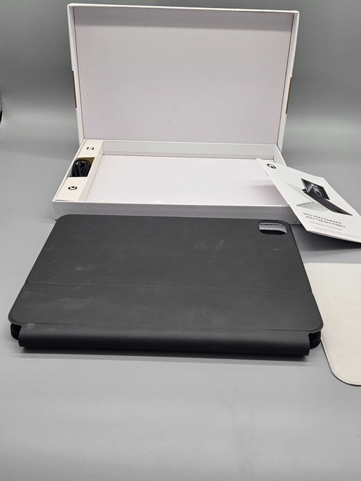 Магнитен кейс с клавиатура и тъчпад за iPad Pro 11″ iPad Air 10.9″–11″