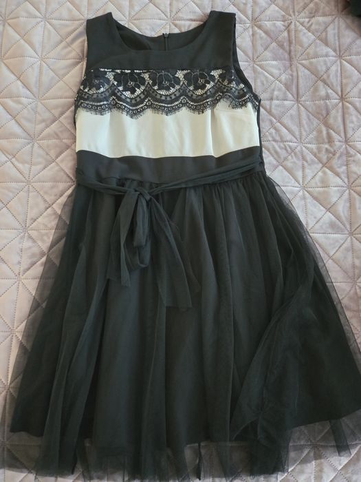 Дамска рокля в М размер.