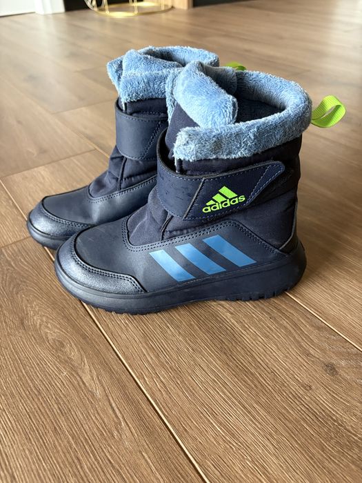 Adidas чисто нови 33 номер