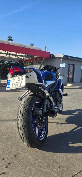 suzuki gsxr k8 750