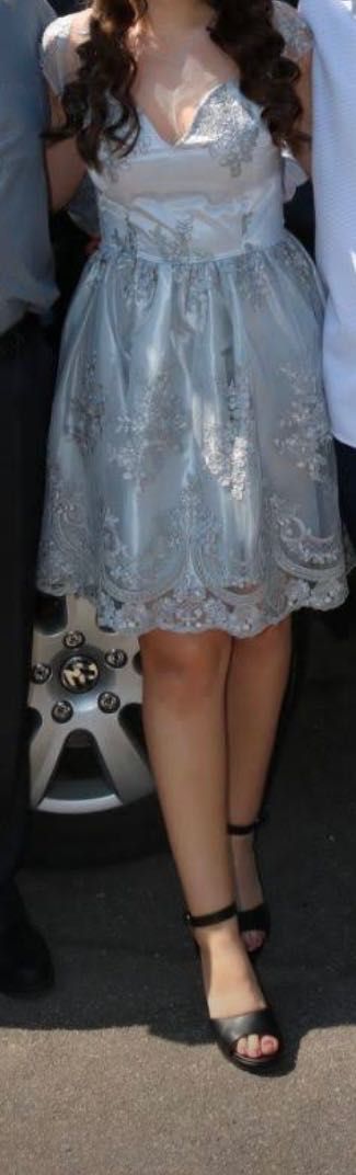 Vând rochie elegantă