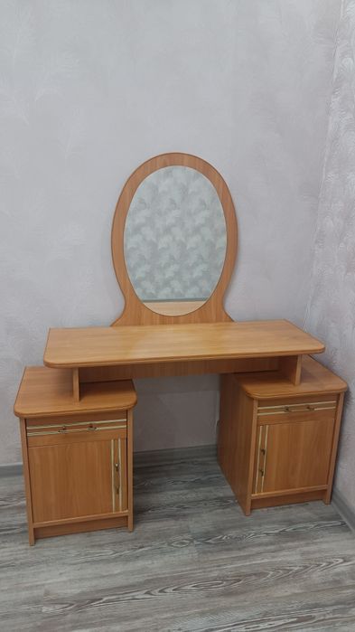 Туалетный столик