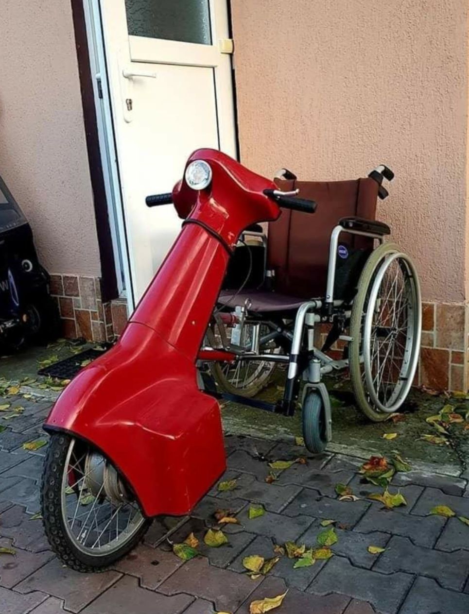 Scooter electric destinat persoanelor cu mobilitate scazuta
