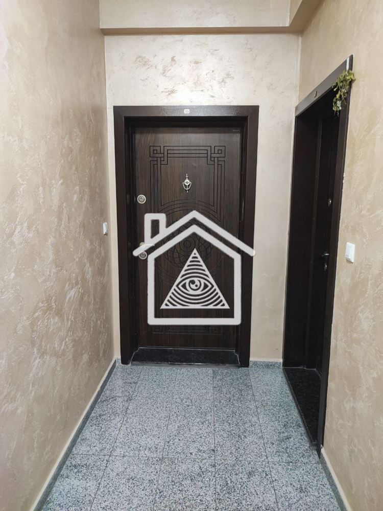 Продава се Едностаен апартамент в Пловдив, Тракия - 50 кв.м за 1500 €/кв.м - Снимка #2