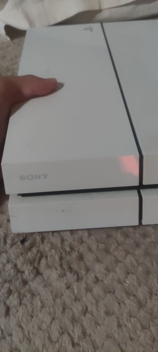Продавам ps4 500gb