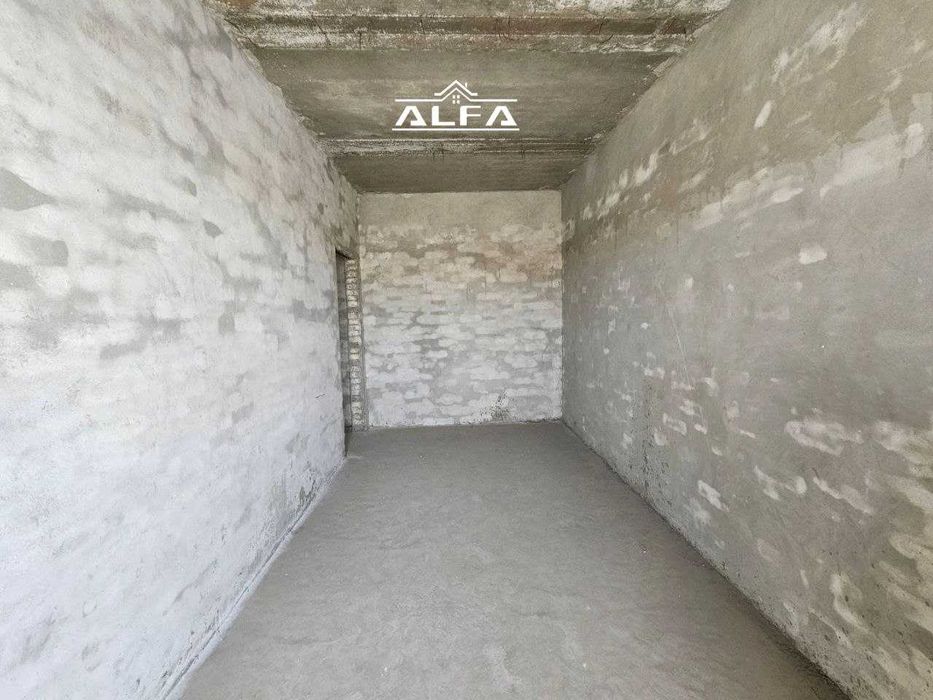 Buxoroda kvartira uy xonadon sotiladi 2 xonali 80m² 4-qavat.