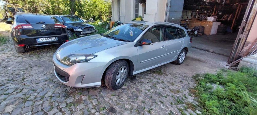 Dezmembrez Renault Laguna 3 Break 2.0 dci M9R