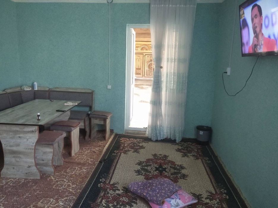 Жомбойда тайор уй сотилади. 9 соток кириб яшанг