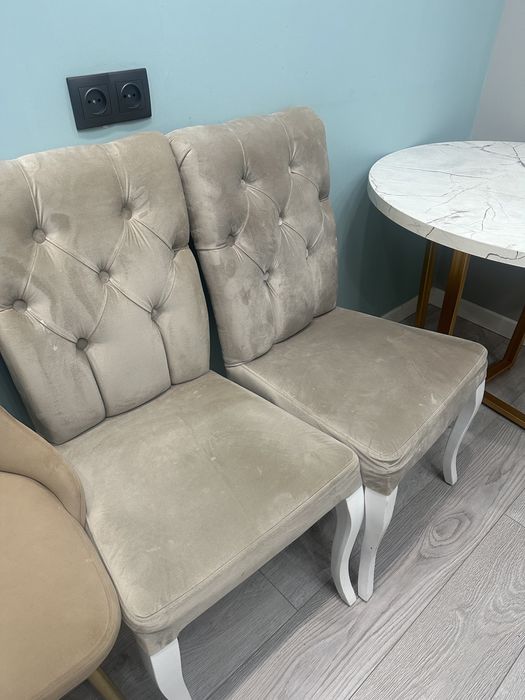 Стулья бежевые 2 шт