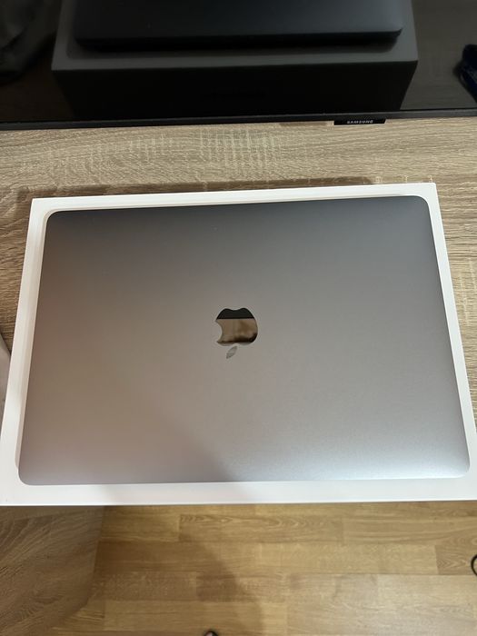 Macbook PRO M2 8GB 256GB *Touchbar*ГАРАНЦИЯ ДО 06/2026