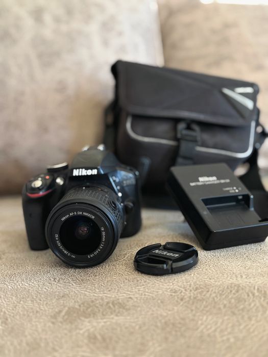 Nikon D1300, обектив 18-55mm + аксесоари