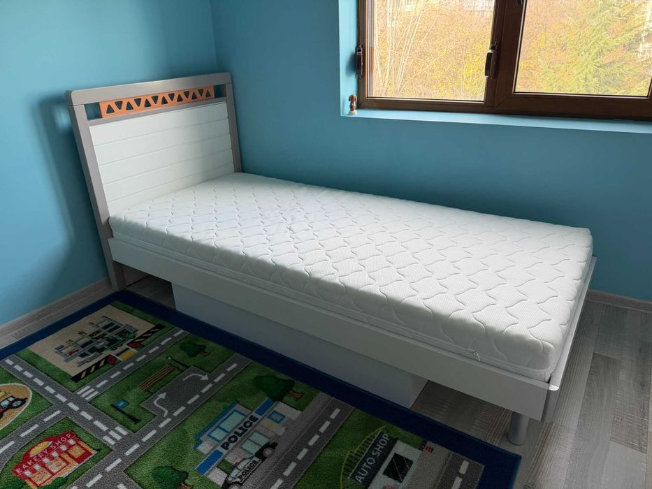 Единично легло с матрак