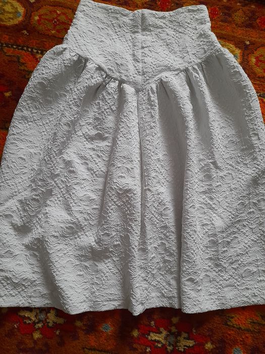 Новая юбка светлобежевая, 46 размер, "Зара"