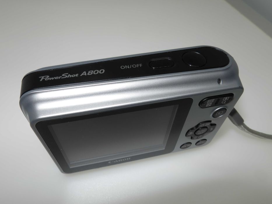 Canon PowerShot A800 страхотен малък фотоапарат 10 MP работи отлично