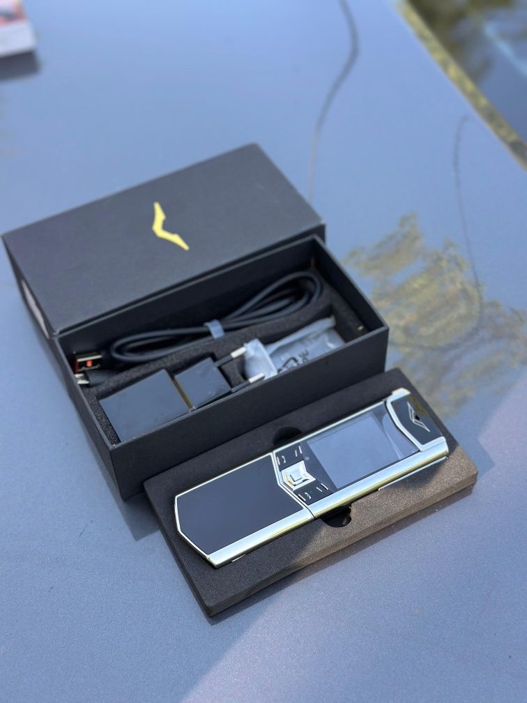 Vertu slider 2025