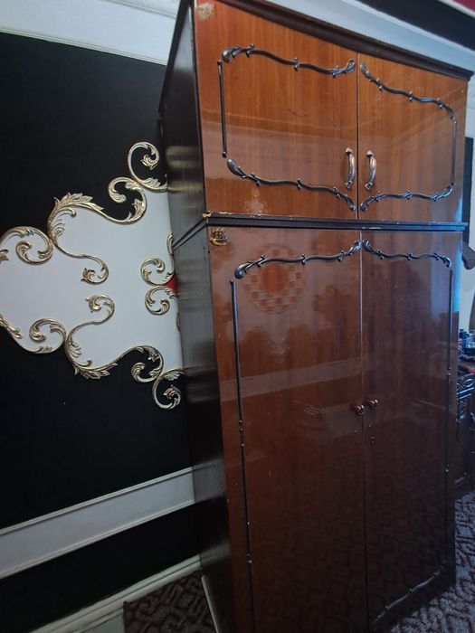 Shkaf spalniyga rasiyski