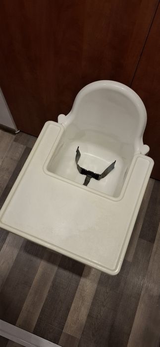 Scaun bebe ANTILOP
Scaun înalt cu tavă, alb/alb